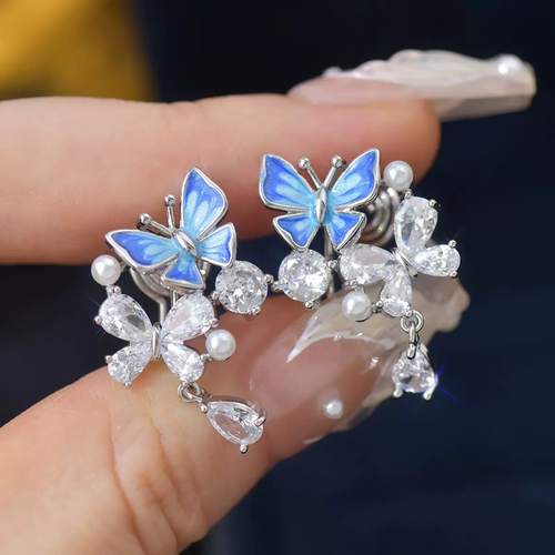 Pendientes de circonita con mariposa azul