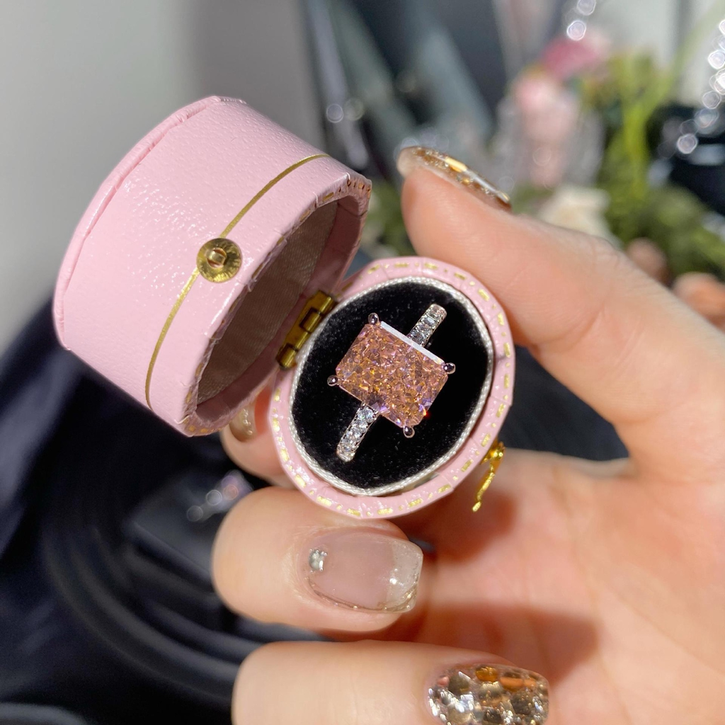 Anillo chapado en oro con diamante de alto contenido en carbono y abertura ajustable