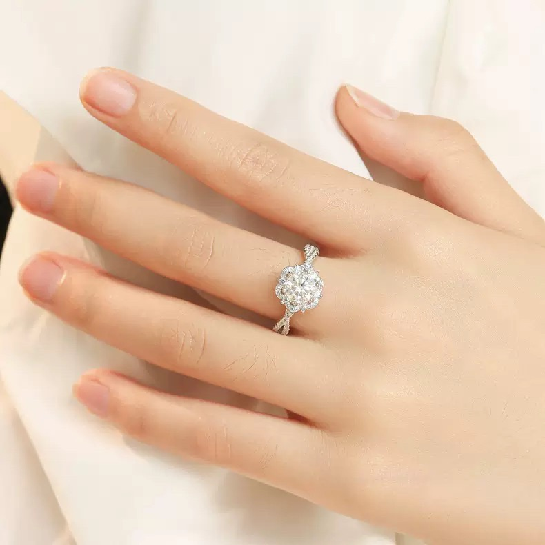 Anillo Halo de Circonita Cúbica de Talla Redonda de 1CT - Plata S925