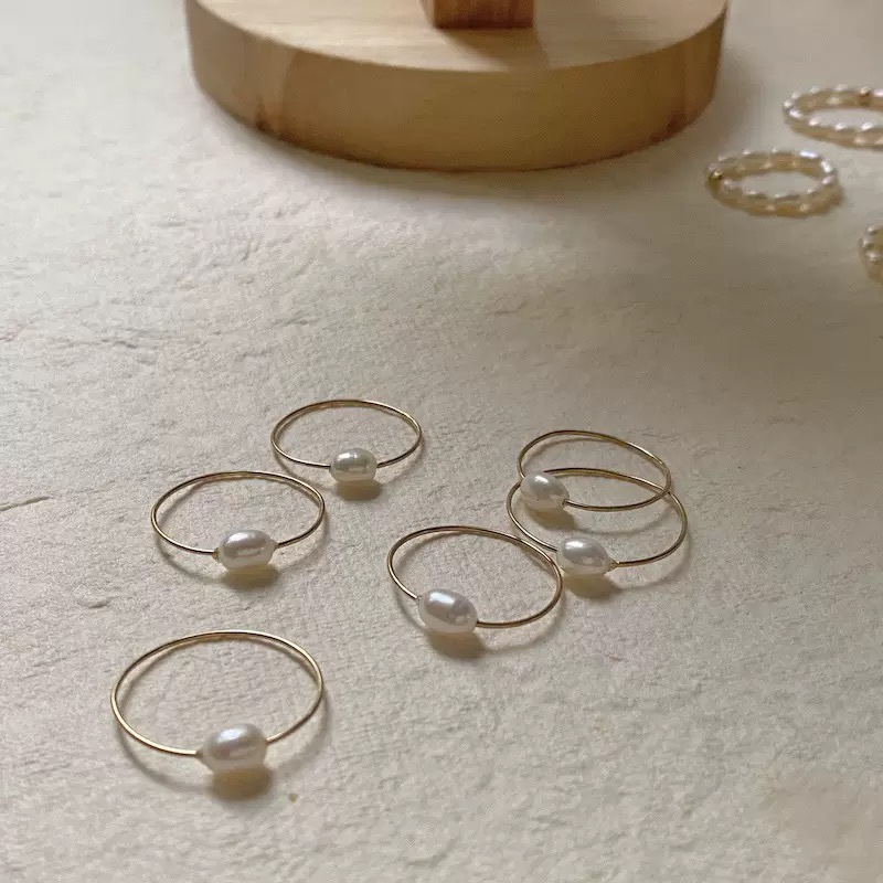 Anillo de perlas con baño de oro de 14 quilates