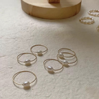Anillo de perlas con baño de oro de 14 quilates