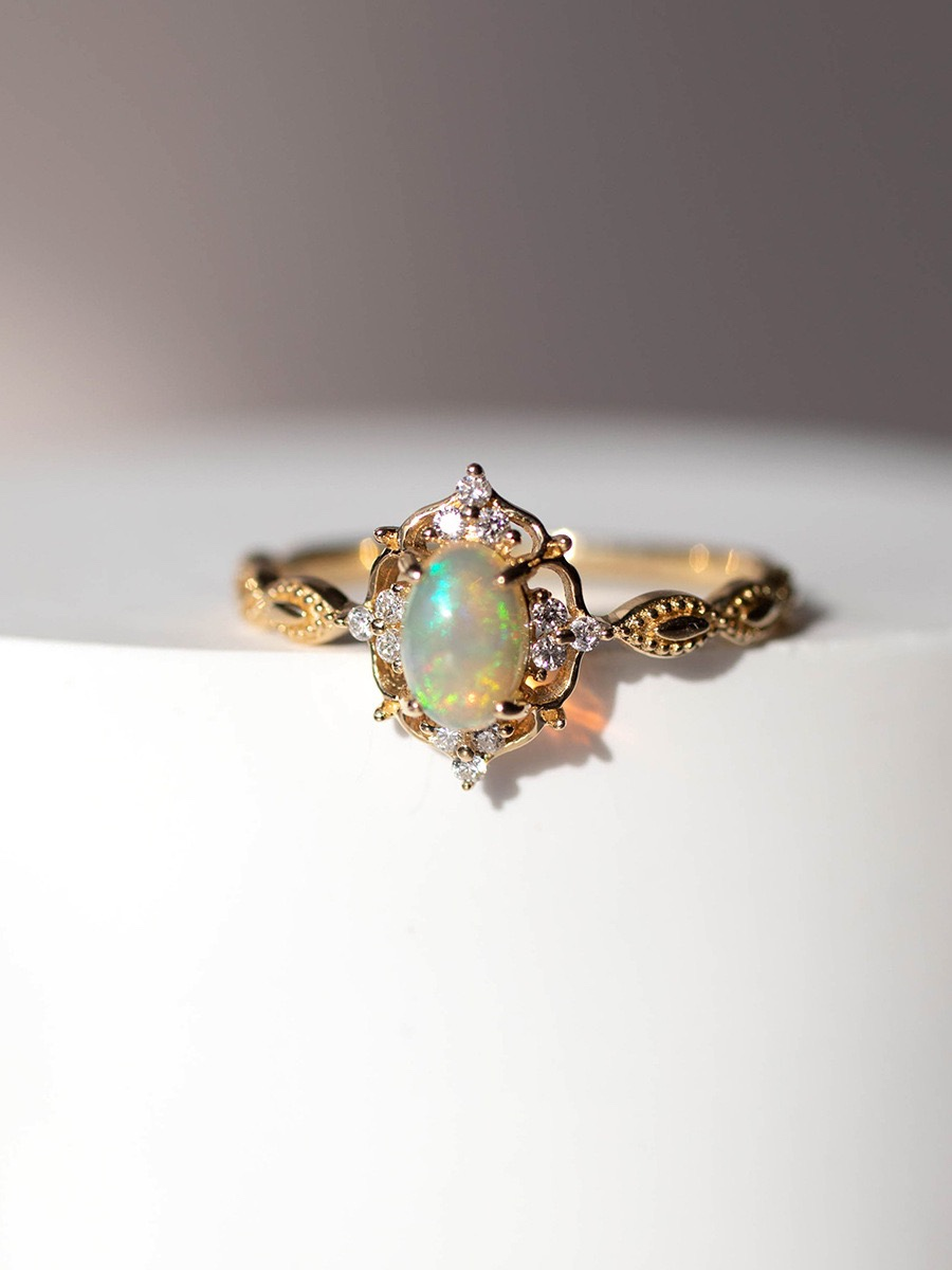 Anillo de ópalo artificial de plata S925 chapado en oro de 18 quilates