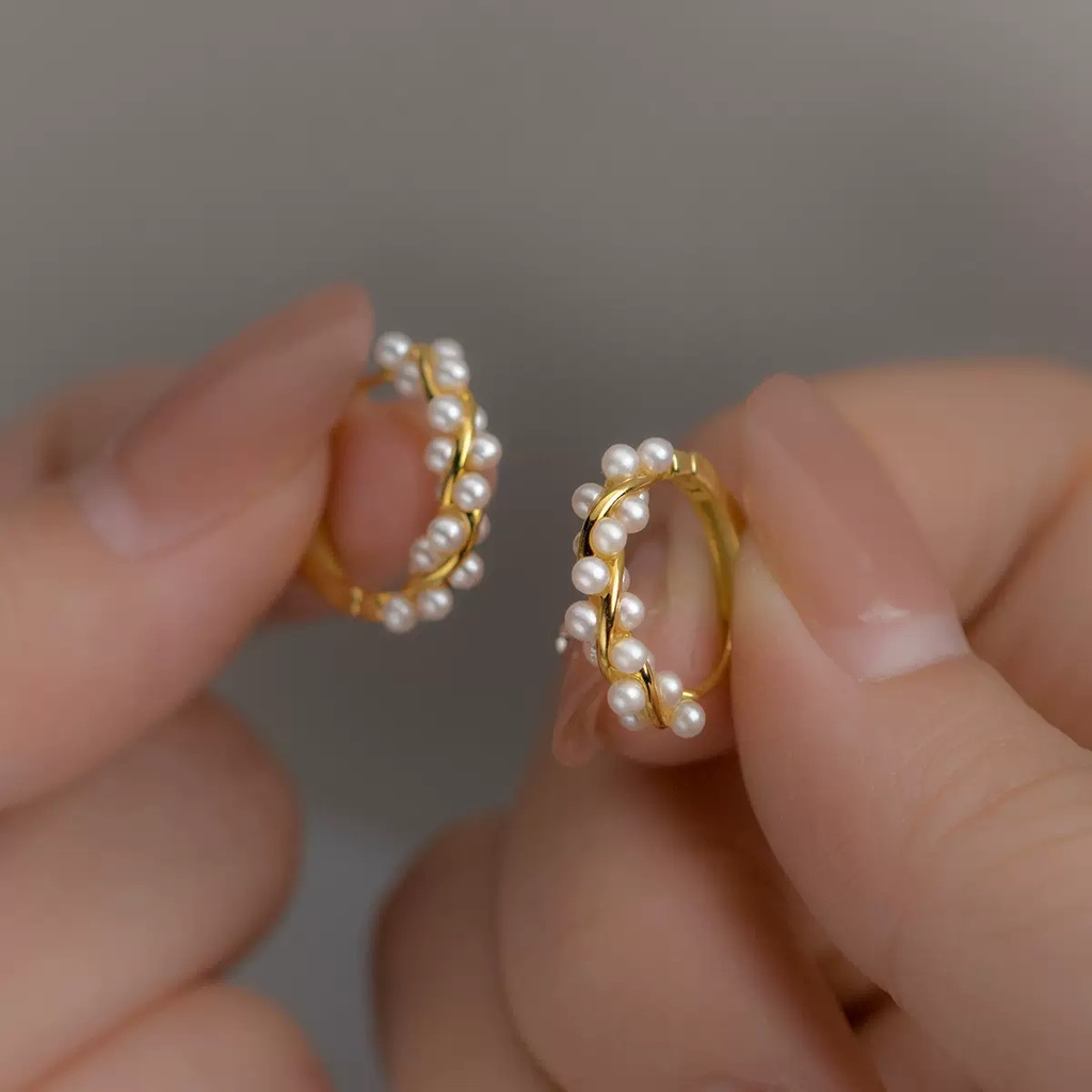 Pendientes de aro con perlas retorcidas de plata S925